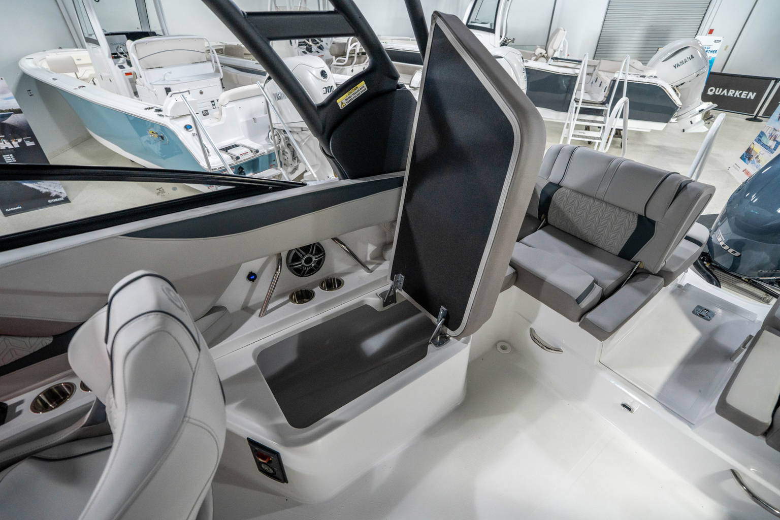 New 2026 Hurricane SunDeck 2600 OB #3386 image 15