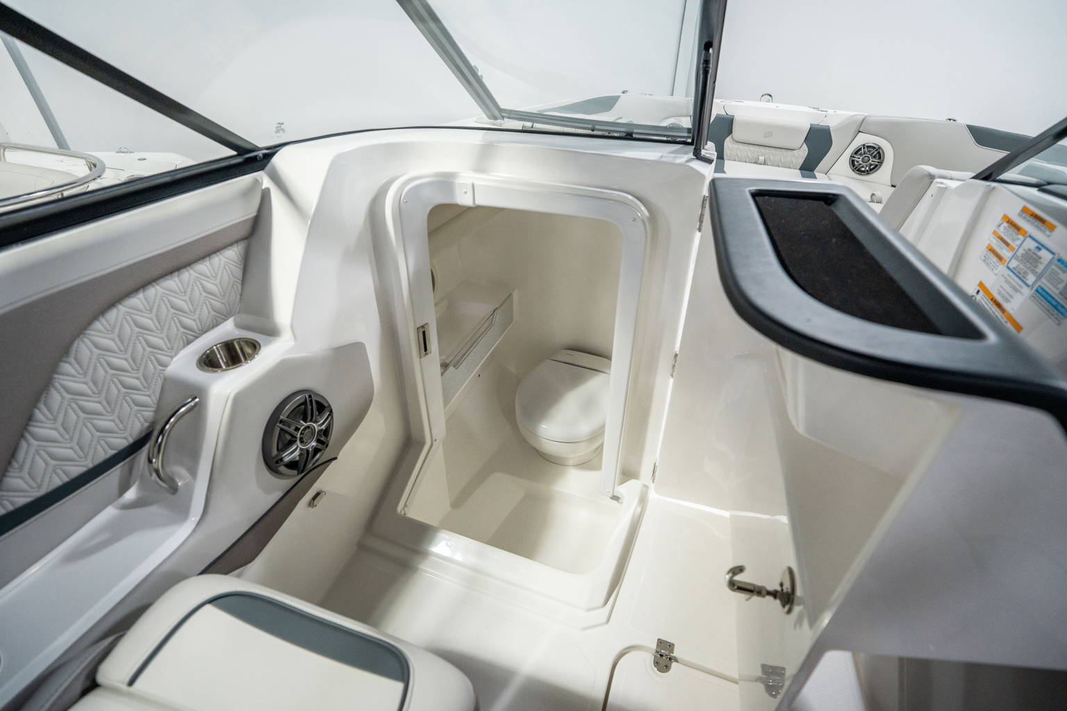 New 2026 Hurricane SunDeck 2600 OB #3386 image 20