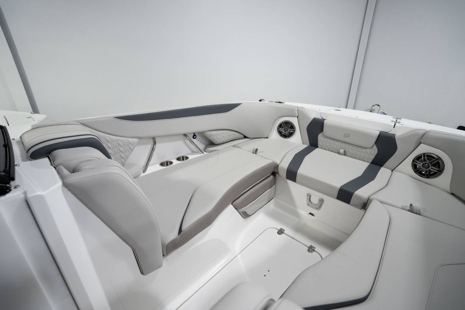 New 2026 Hurricane SunDeck 2600 OB #3386 image 23