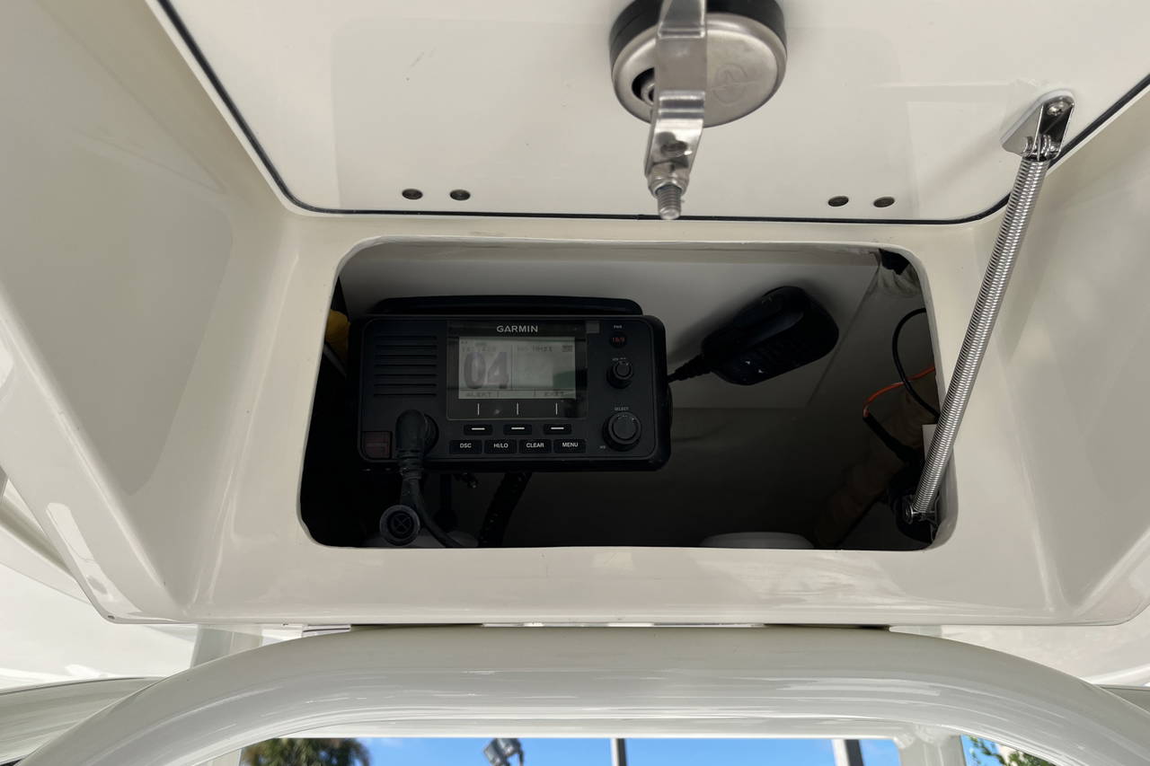 Alternative image of Pathfinder 2400 TRS in Fort Lauderdale, FL