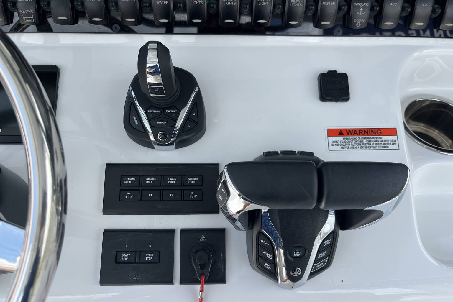 New 2025 Sea Hunt Ultra 305 SE #0090 image 17