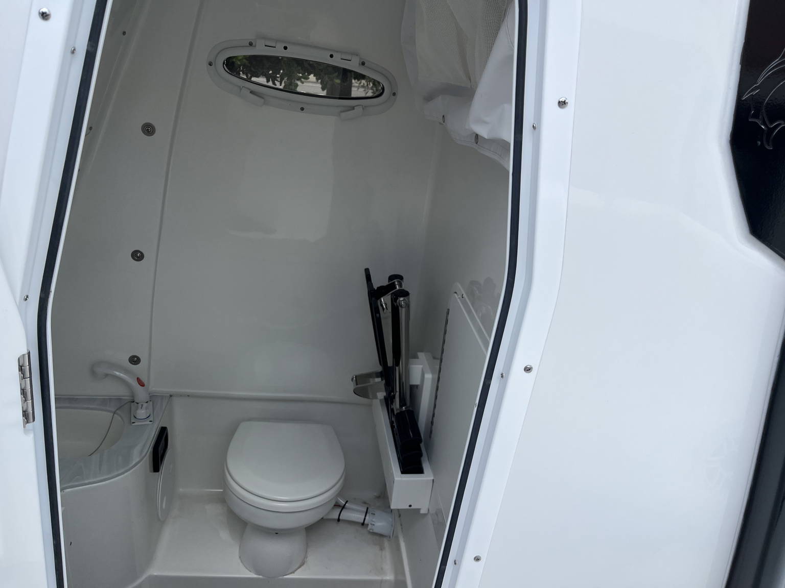 Alternative image of Sea Hunt Ultra 305 SE in Fort Lauderdale, FL