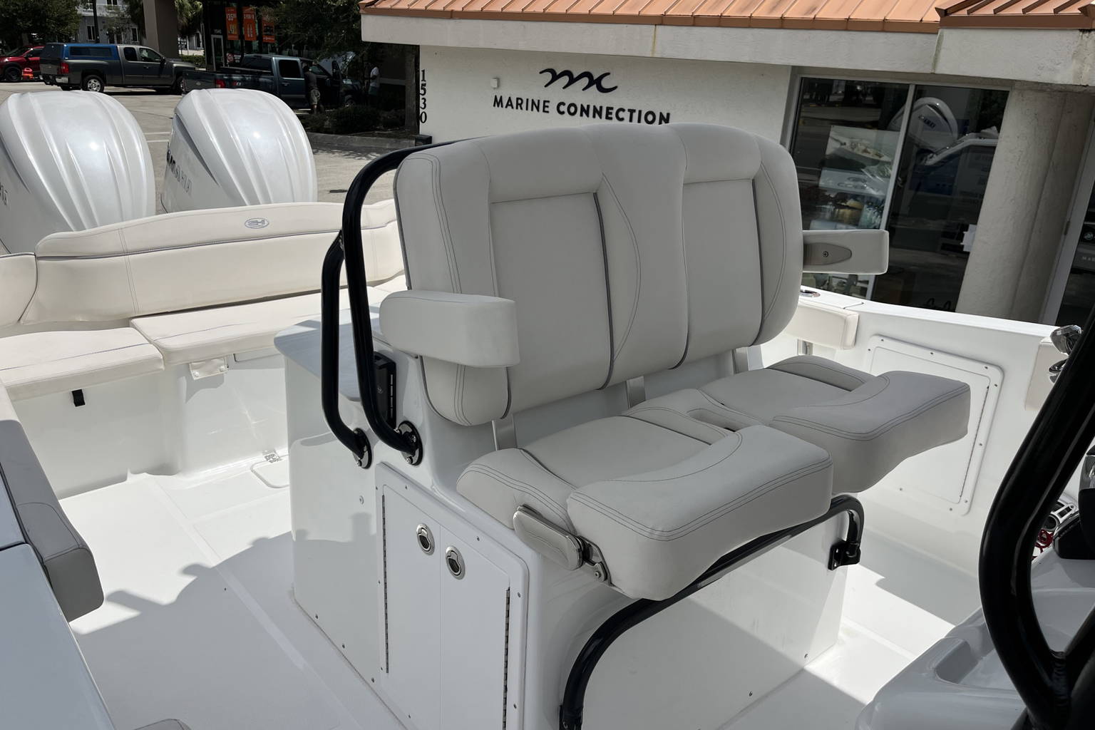 New 2025 Sea Hunt Ultra 305 SE #0090 image 26