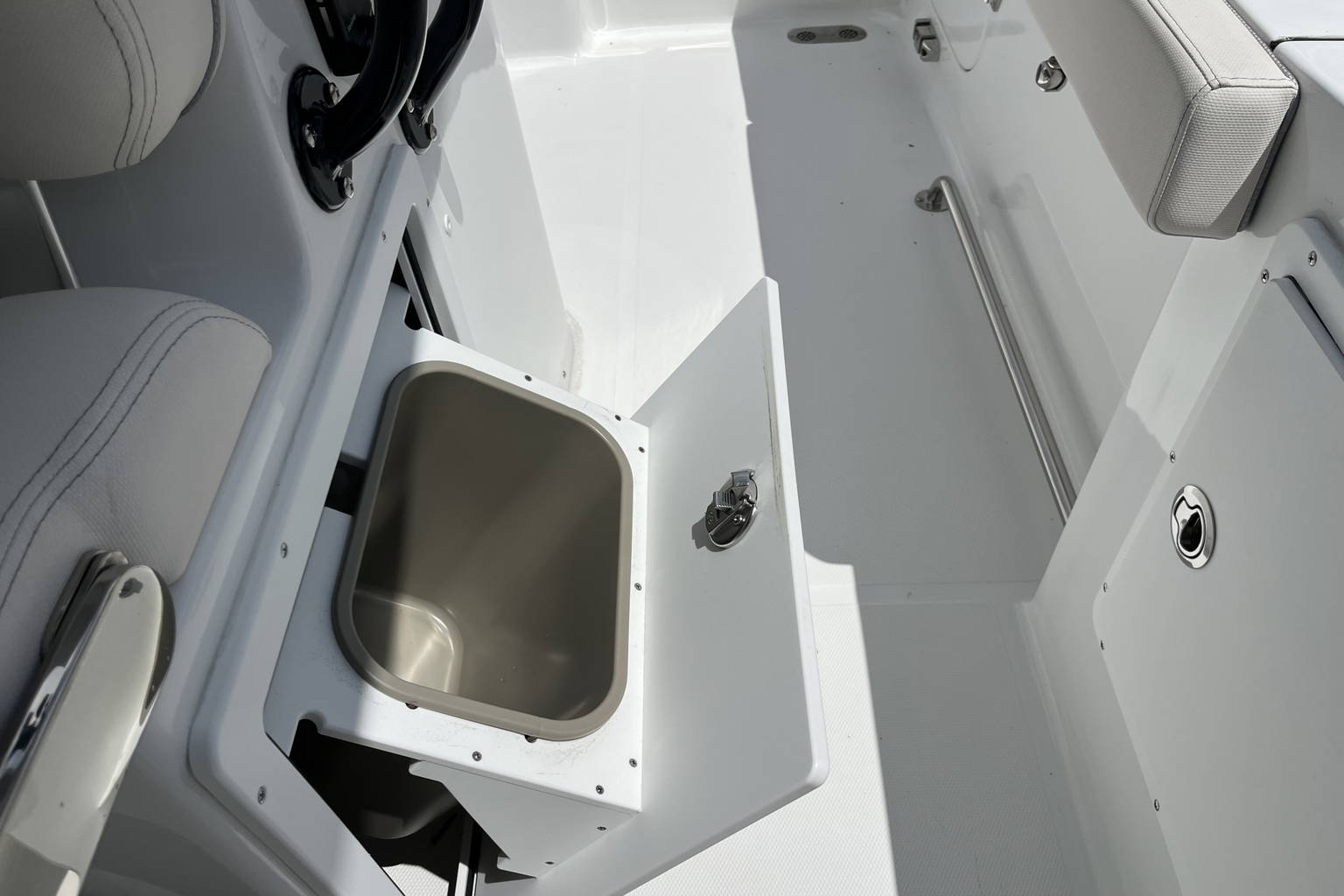 New 2025 Sea Hunt Ultra 305 SE #0090 image 33