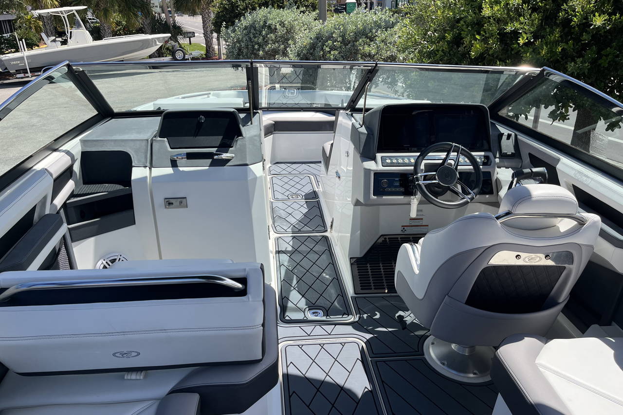 Alternative image of Cobalt R8 in Vero Beach, FL