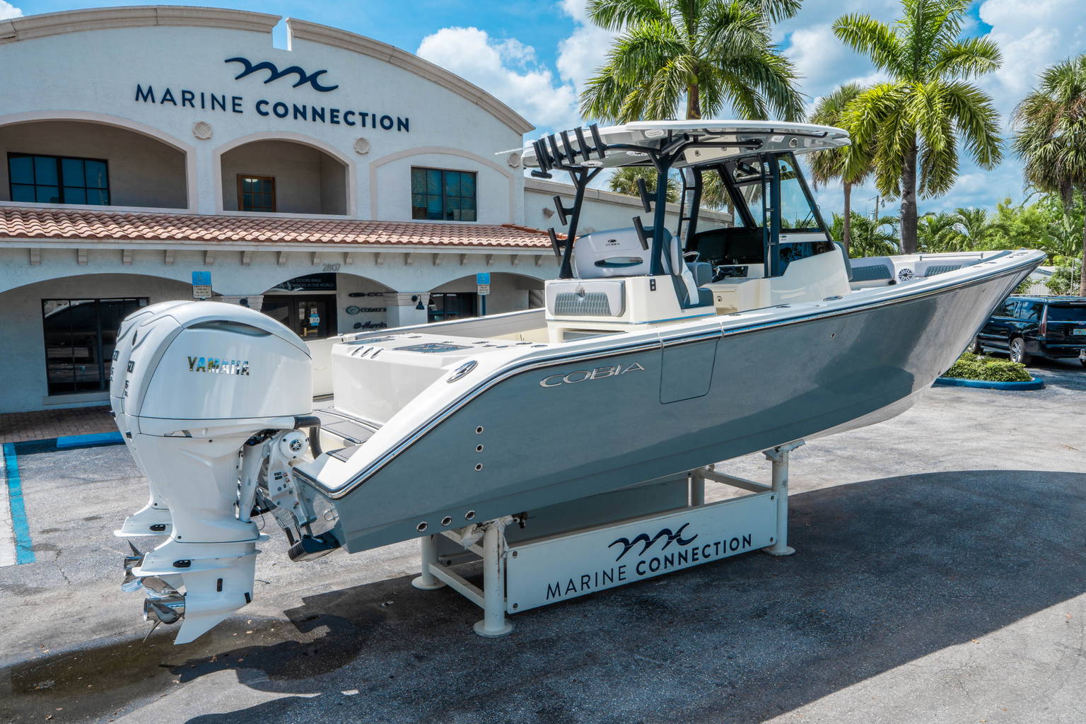 New 2026 Cobia 305 CC #L008 image 2