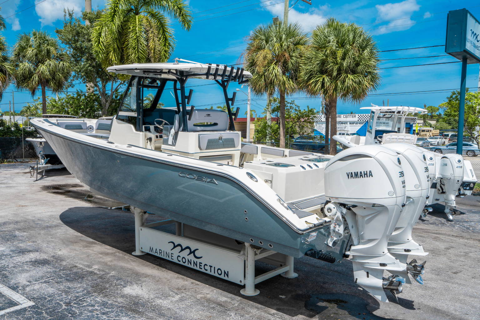 New 2026 Cobia 305 CC #L008 image 4