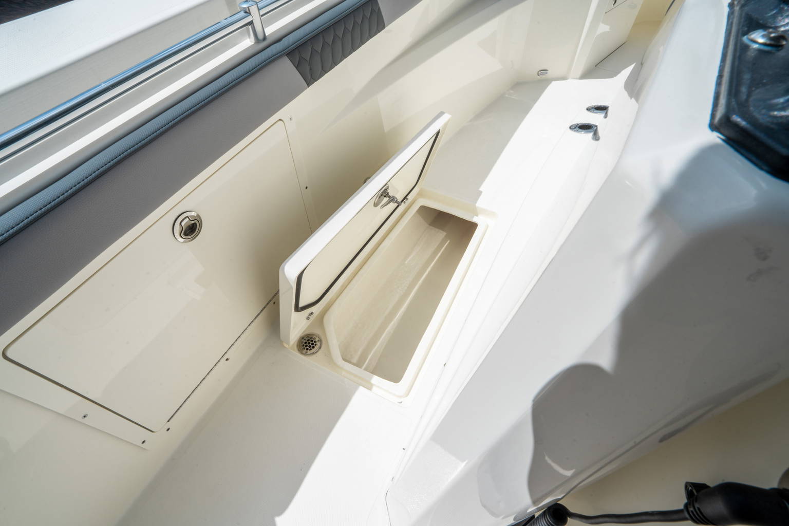 New 2026 Cobia 305 CC #L008 image 25