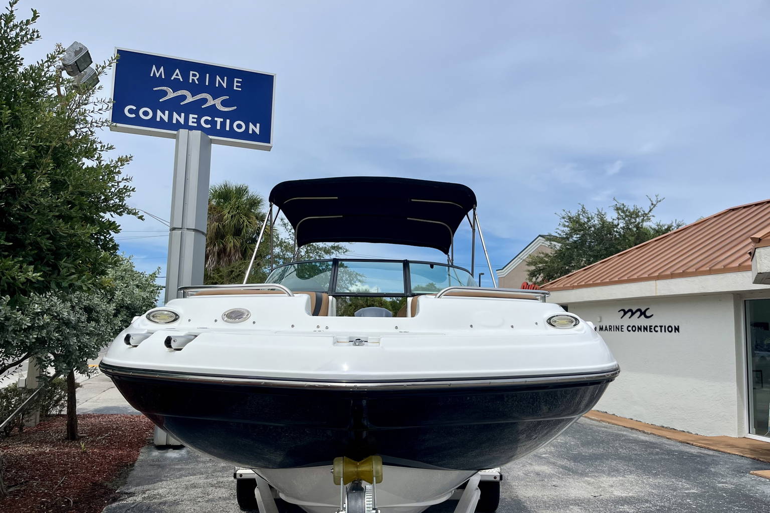 Used 2019 Hurricane 2400 #0871 image 3