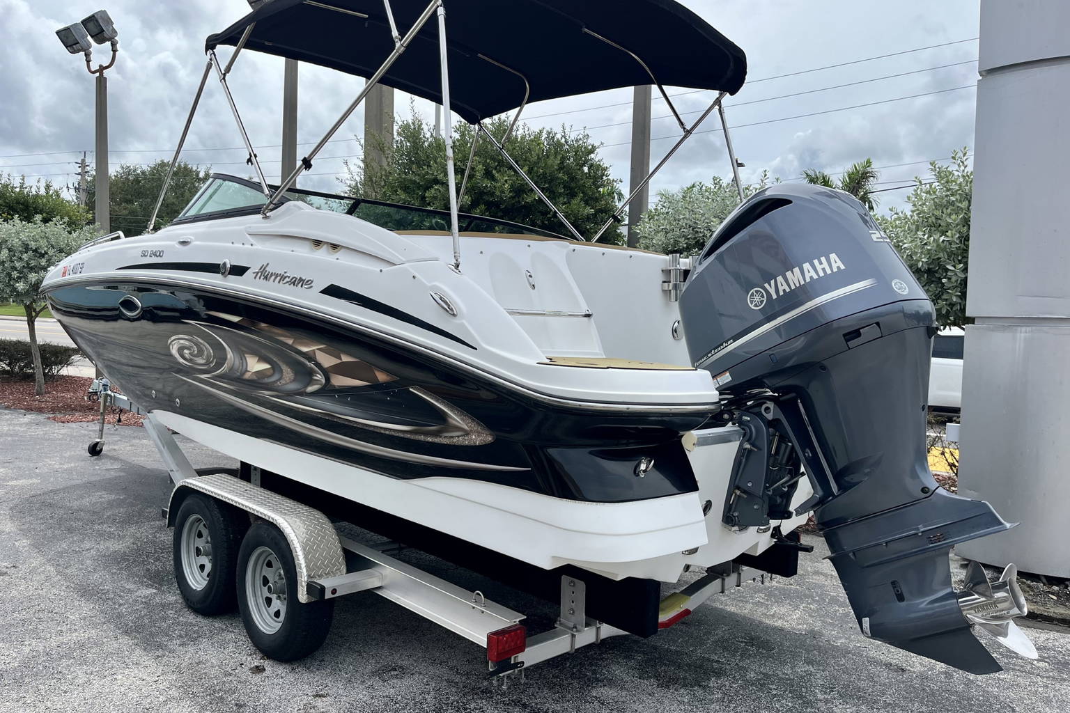 Used 2019 Hurricane 2400 #0871 image 4