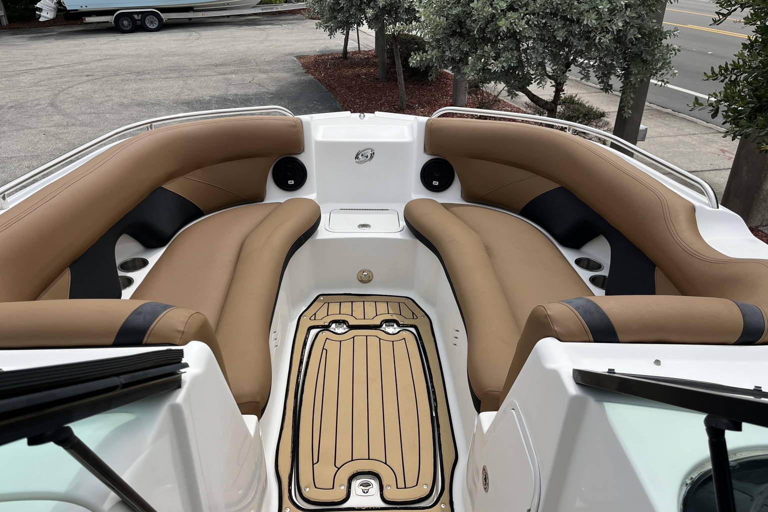 Used 2019 Hurricane 2400 #0871 image 12