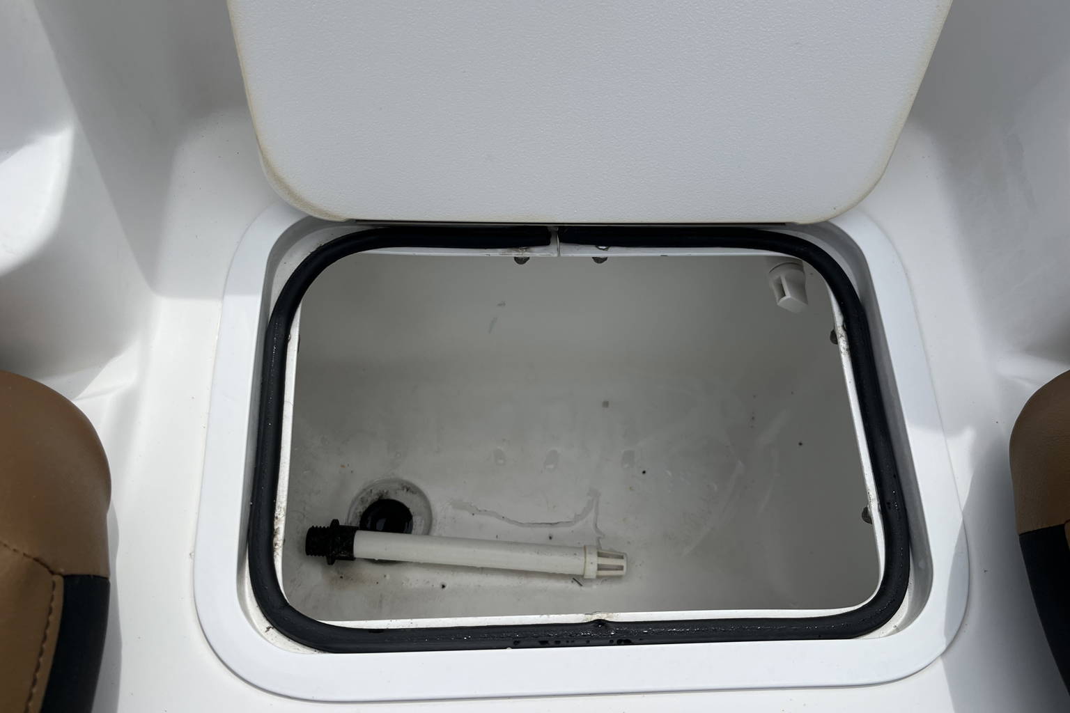 Used 2019 Hurricane 2400 #0871 image 13