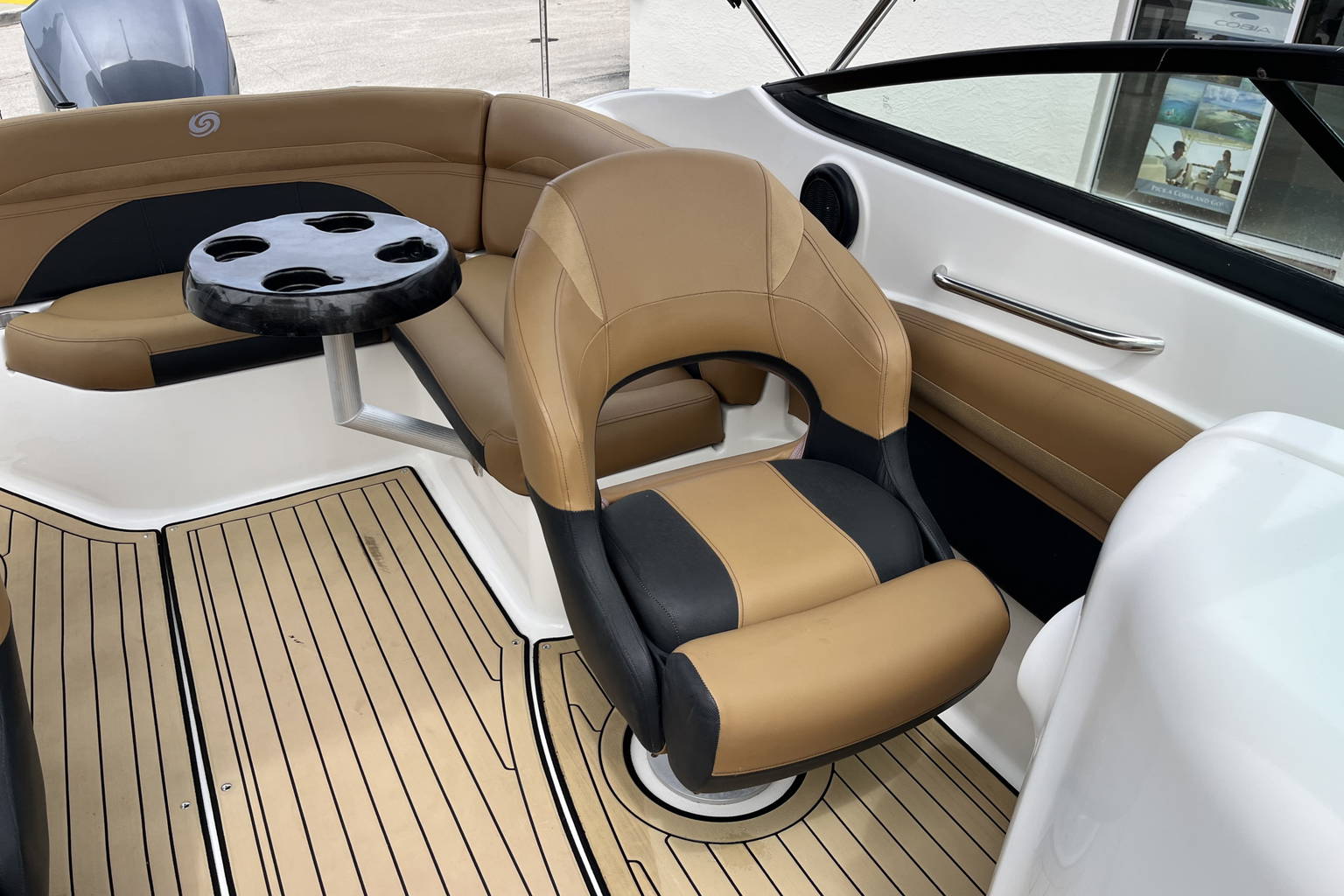 Used 2019 Hurricane 2400 #0871 image 16