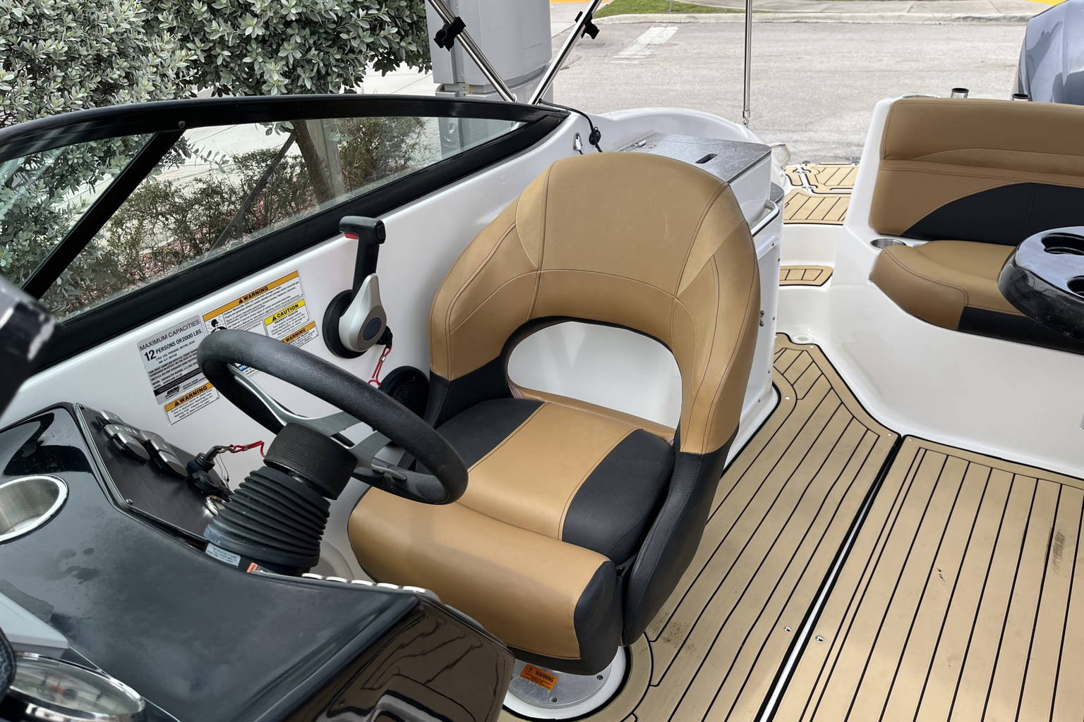 Used 2019 Hurricane 2400 #0871 image 17