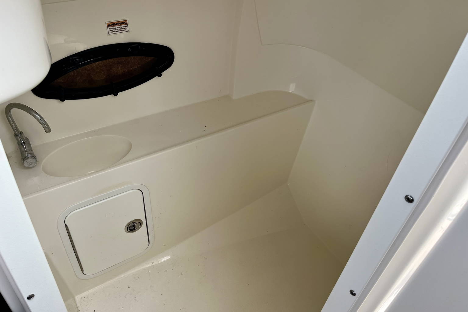 Used 2019 Hurricane 2400 #0871 image 18