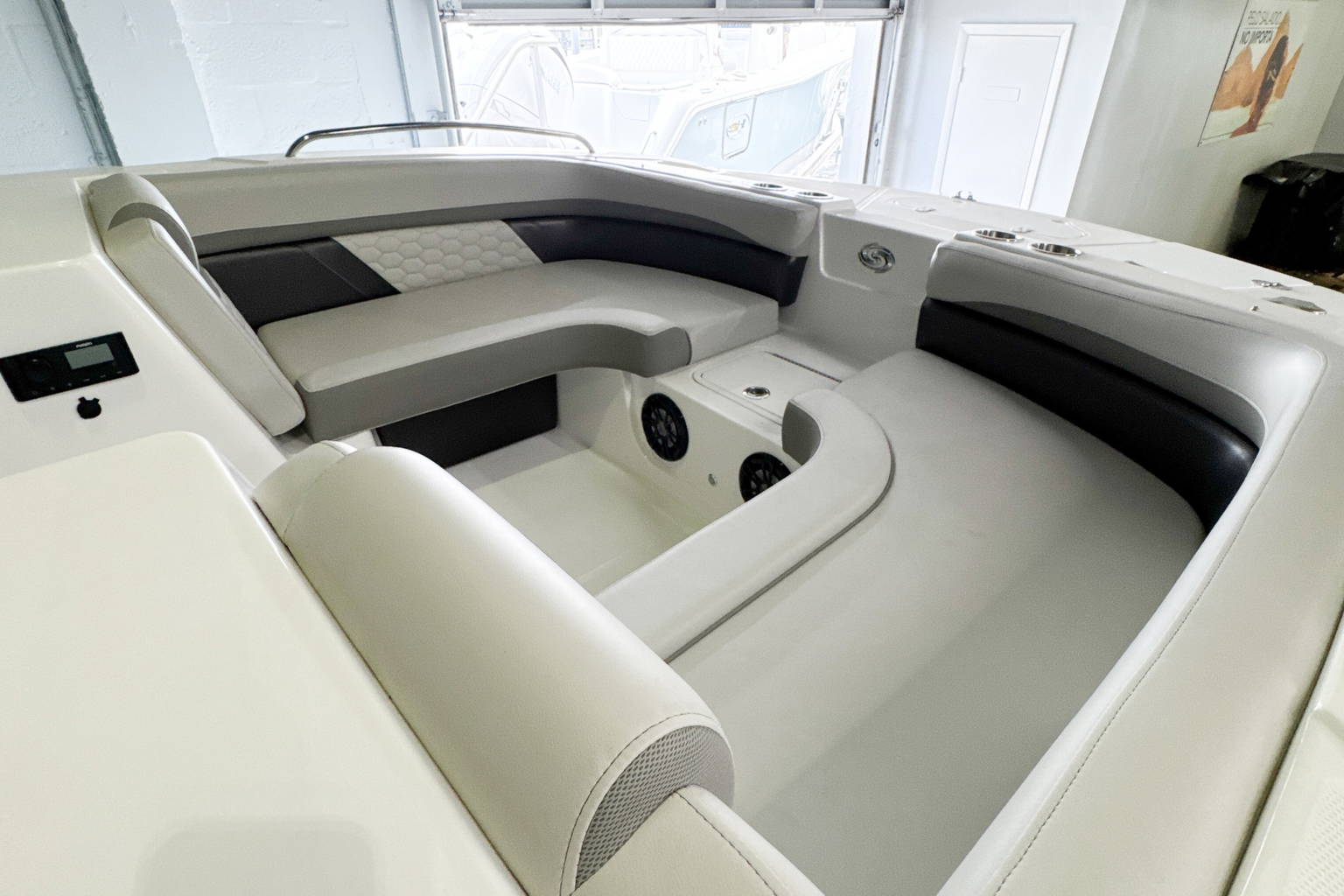 Used 2024 Hurricane SunDeck Sport 192 RL OB #6054 image 12