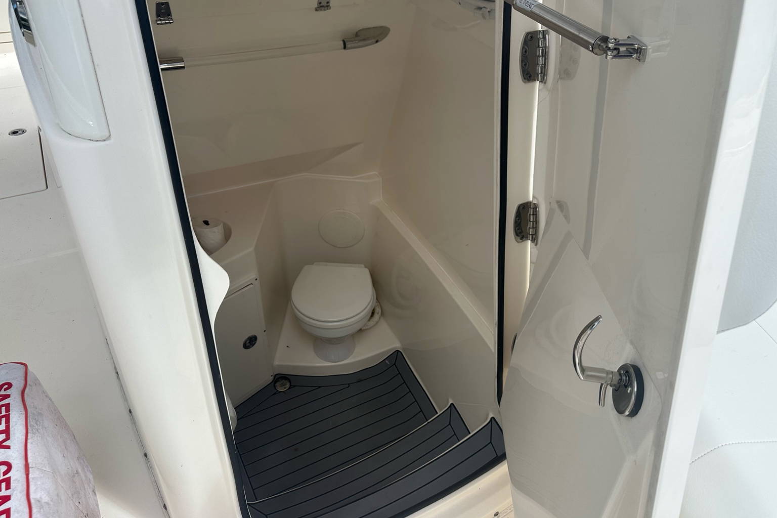 Used 2021 Cobia 280 #D005 image 7