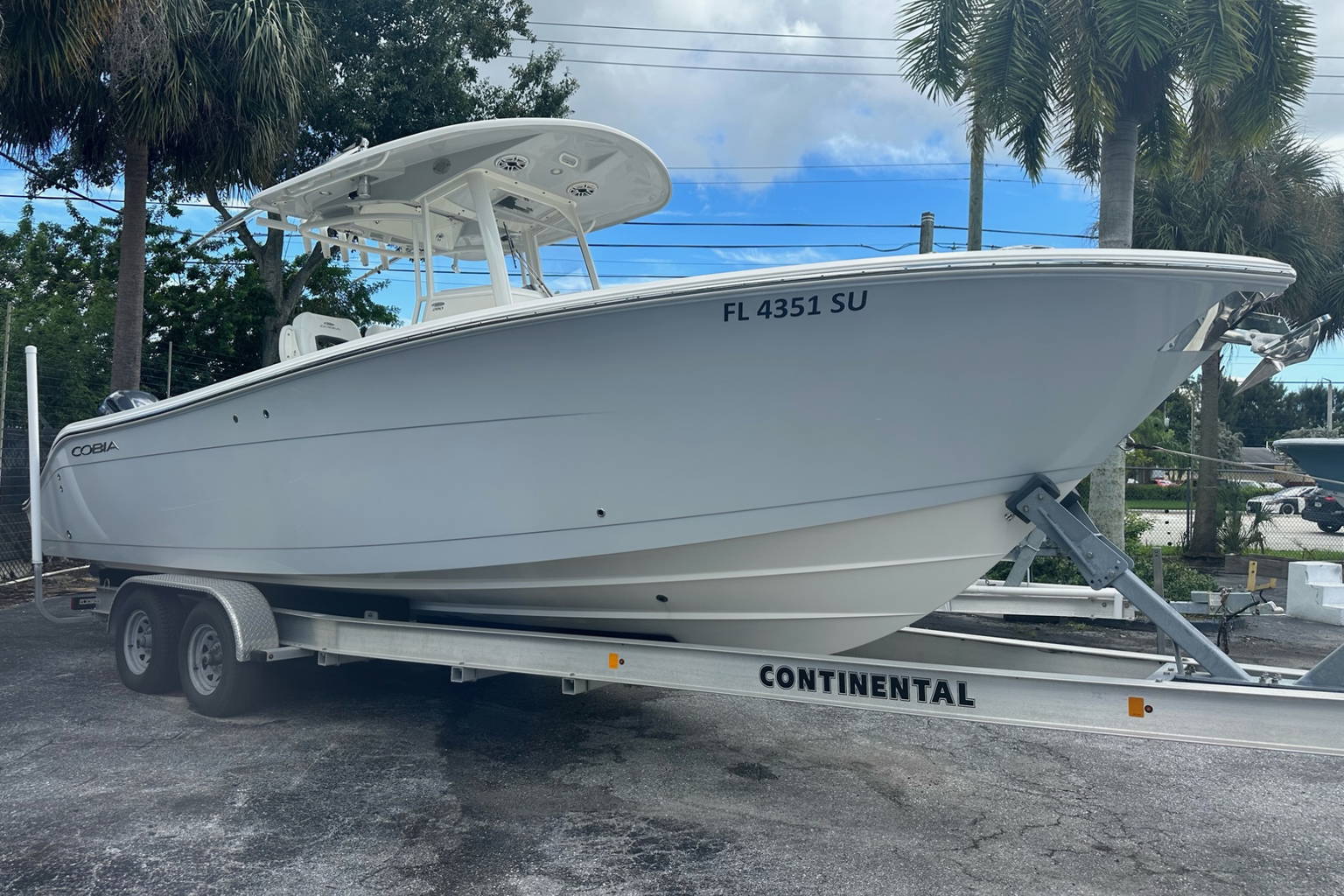 Used 2021 Cobia 280 #D005 image 1