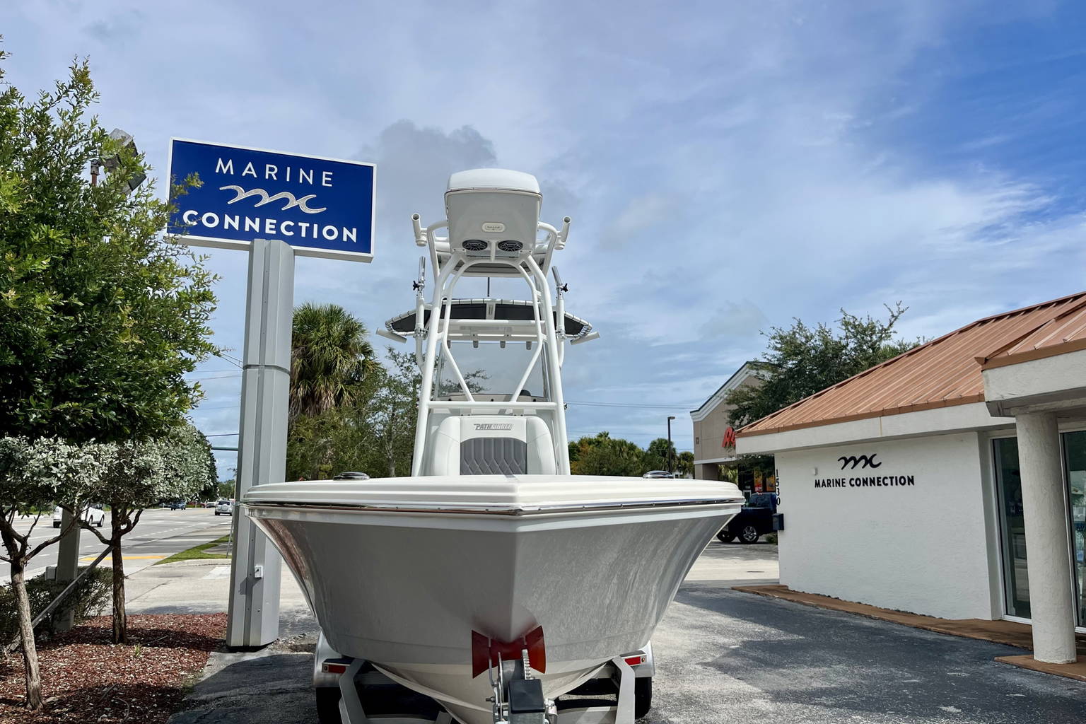 New 2024 Pathfinder 2400 Open #H005 image 3