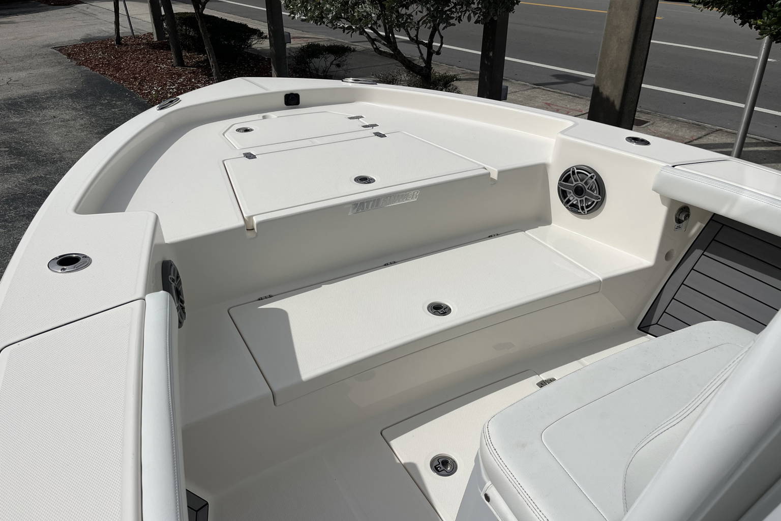 New 2024 Pathfinder 2400 Open #H005 image 12