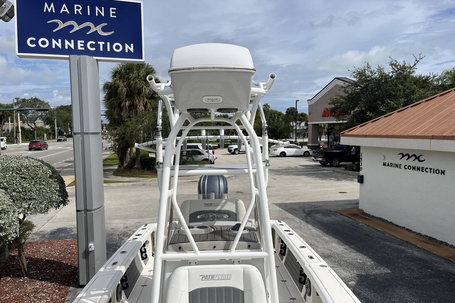 New 2024 Pathfinder 2400 Open #H005 image 16