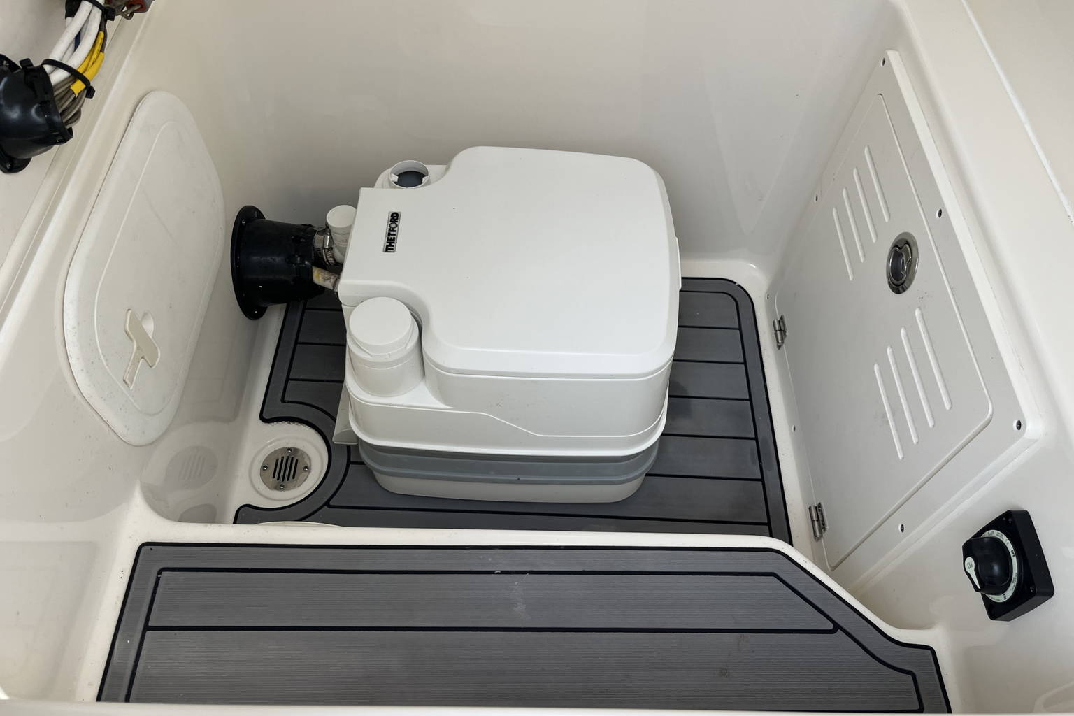 New 2024 Pathfinder 2400 Open #H005 image 17