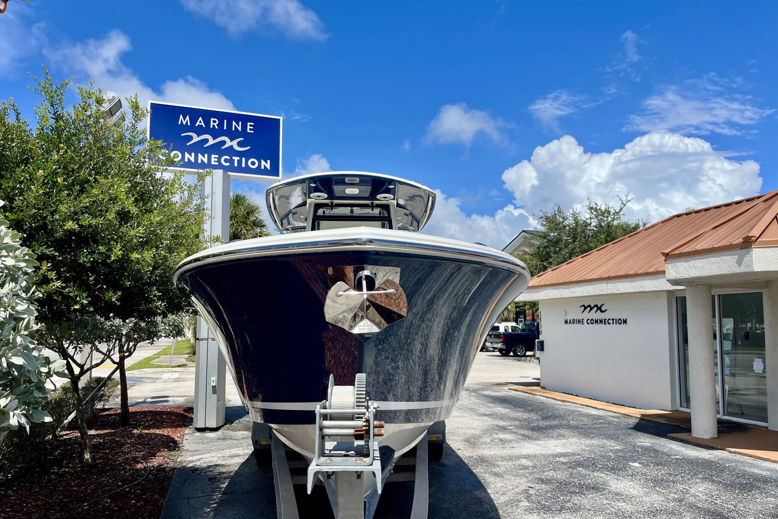 New 2025 Cobia 320 CC #A011 image 3