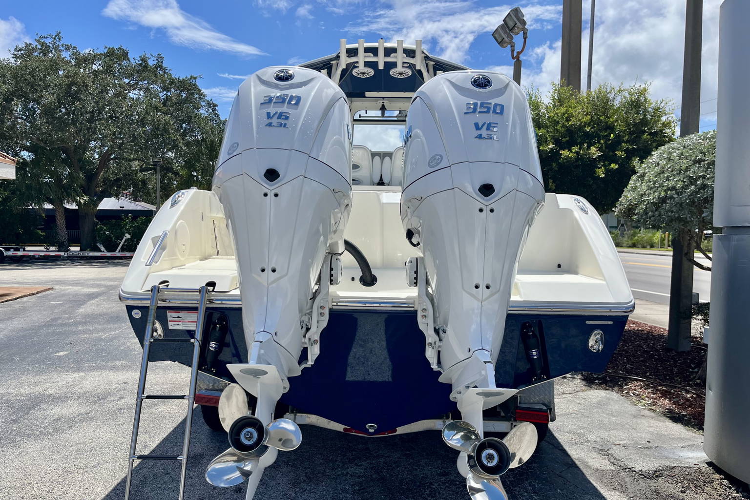 New 2025 Cobia 320 CC #A011 image 5