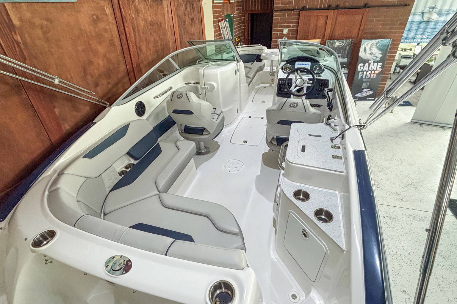 Used 2024 Hurricane SunDeck 2400 OB #7836 image 4