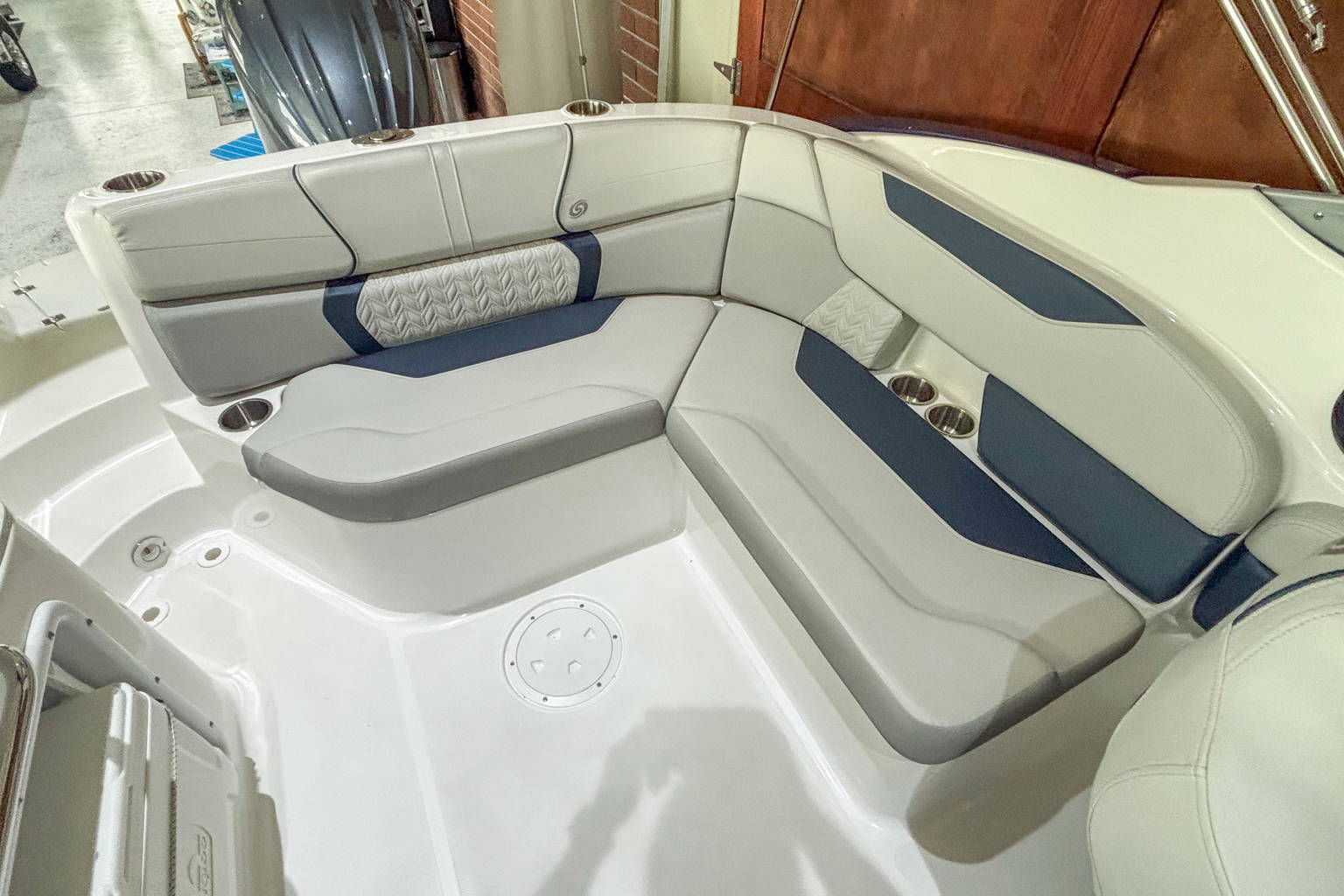 Used 2024 Hurricane SunDeck 2400 OB #7836 image 8