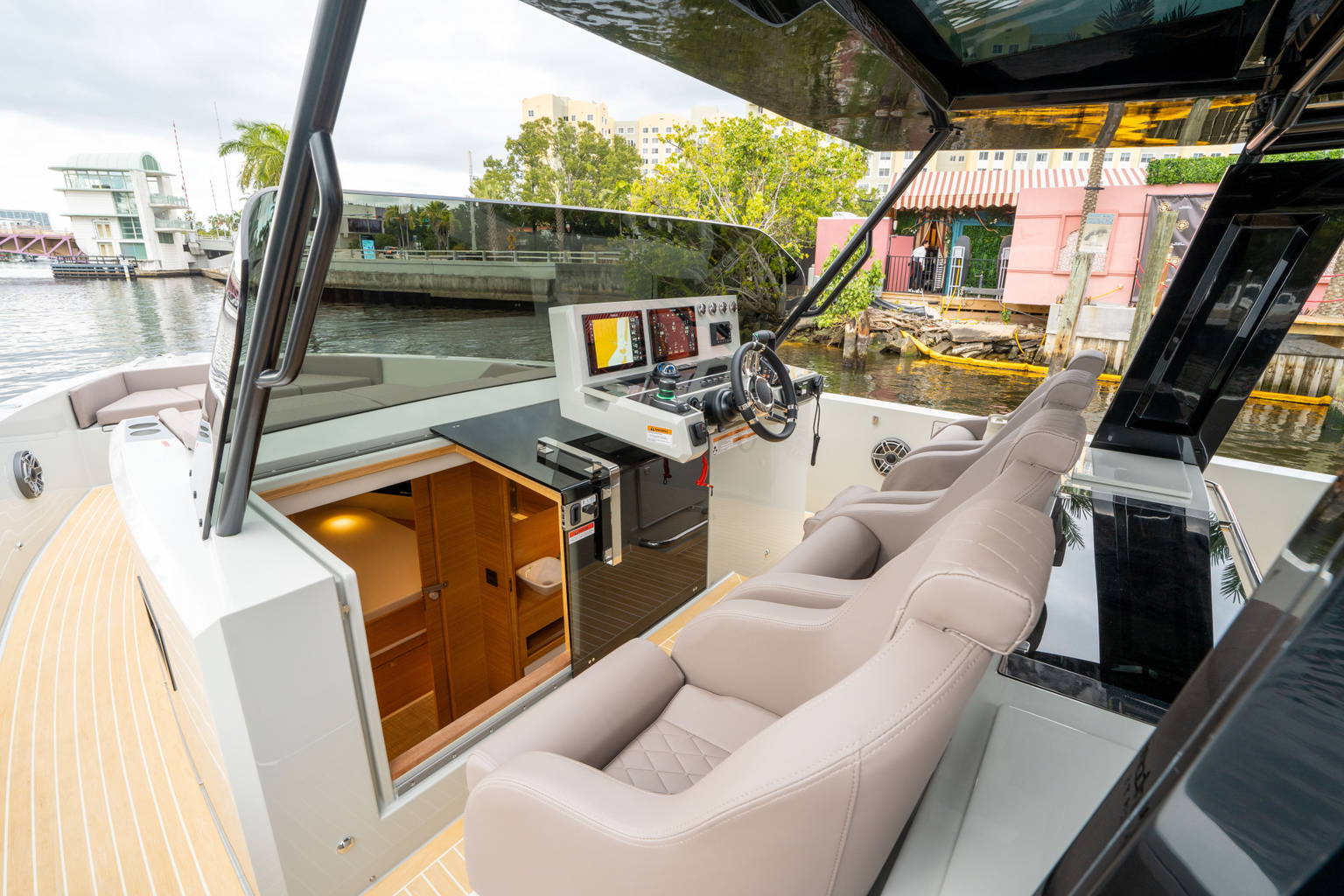 New 2025 De Antonio Yachts D42 Open #Y421 image 24