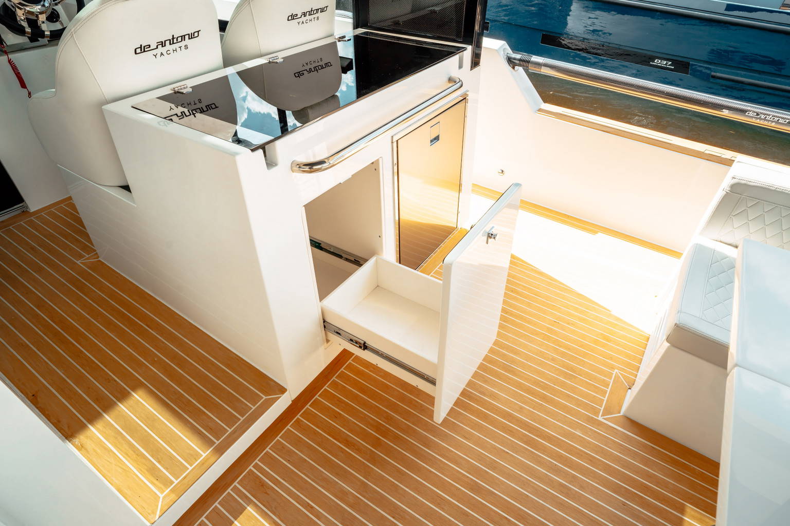 New 2025 De Antonio Yachts D50 Coupe #Y500 image 17