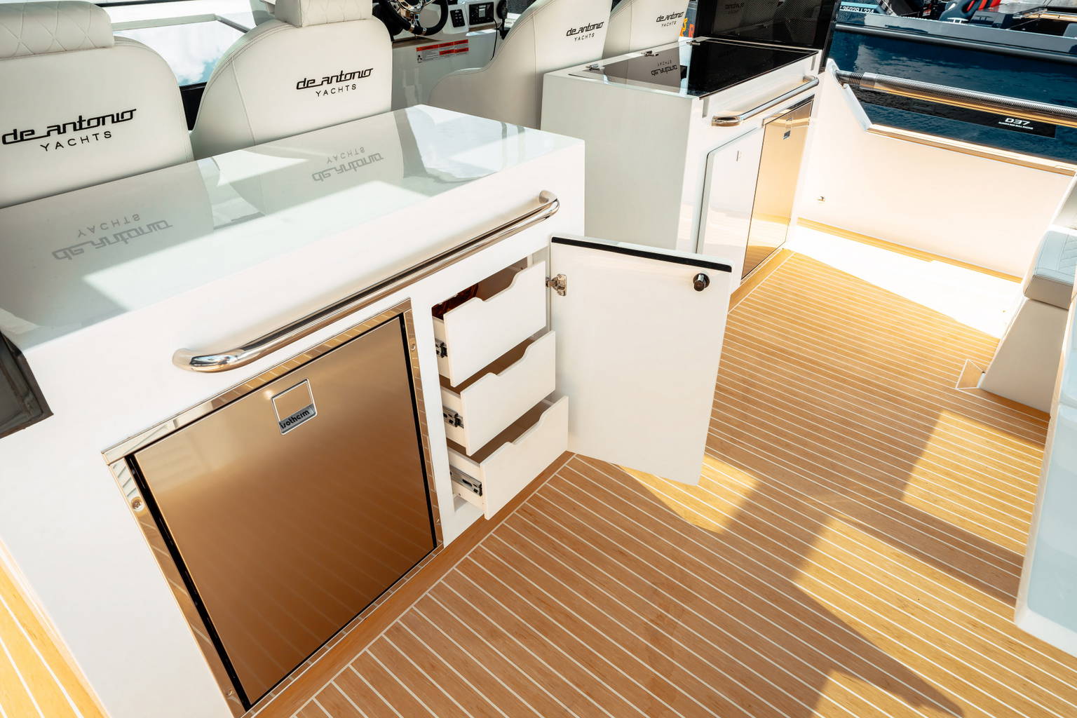 New 2025 De Antonio Yachts D50 Coupe #Y500 image 16