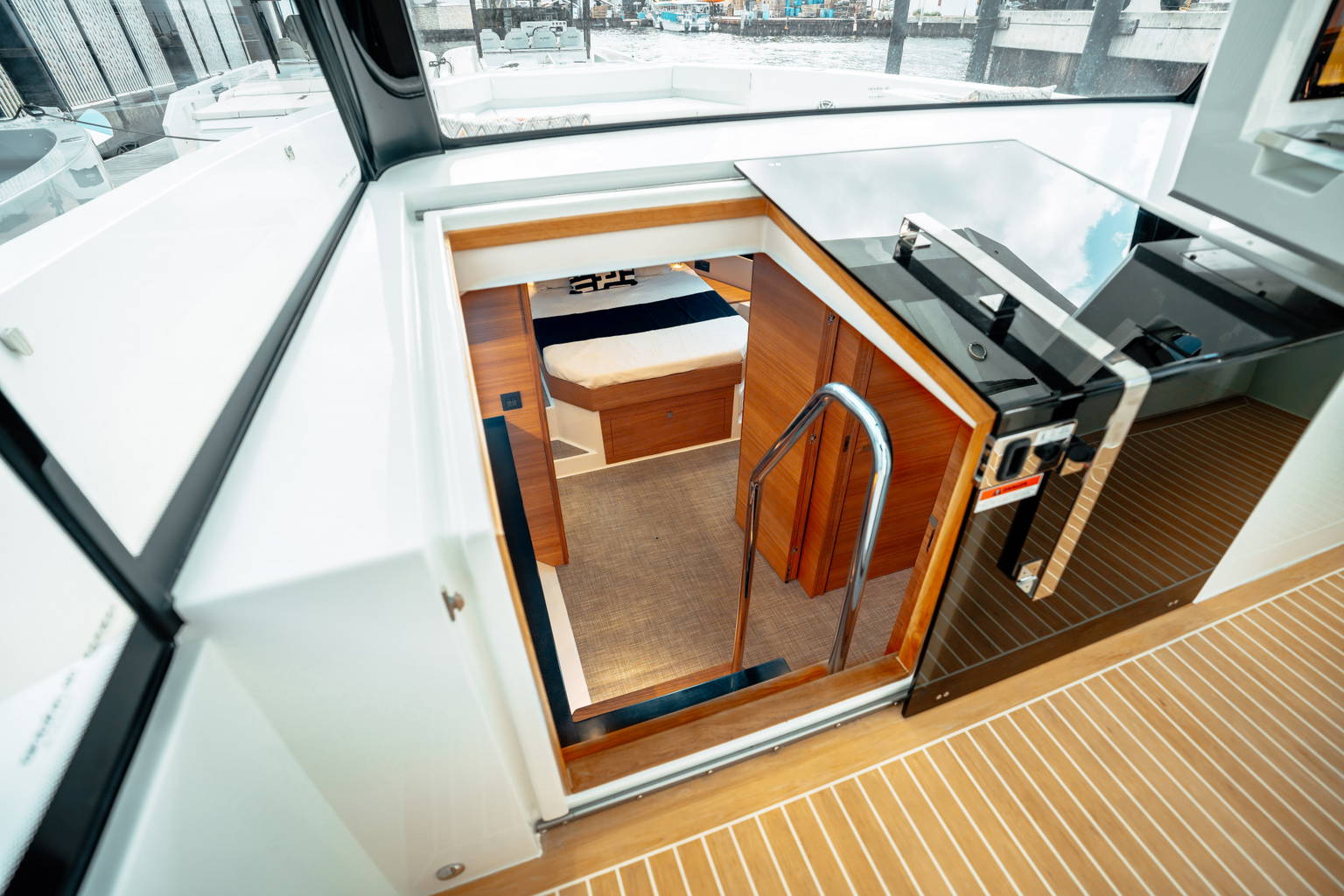 New 2025 De Antonio Yachts D50 Coupe #Y500 image 32