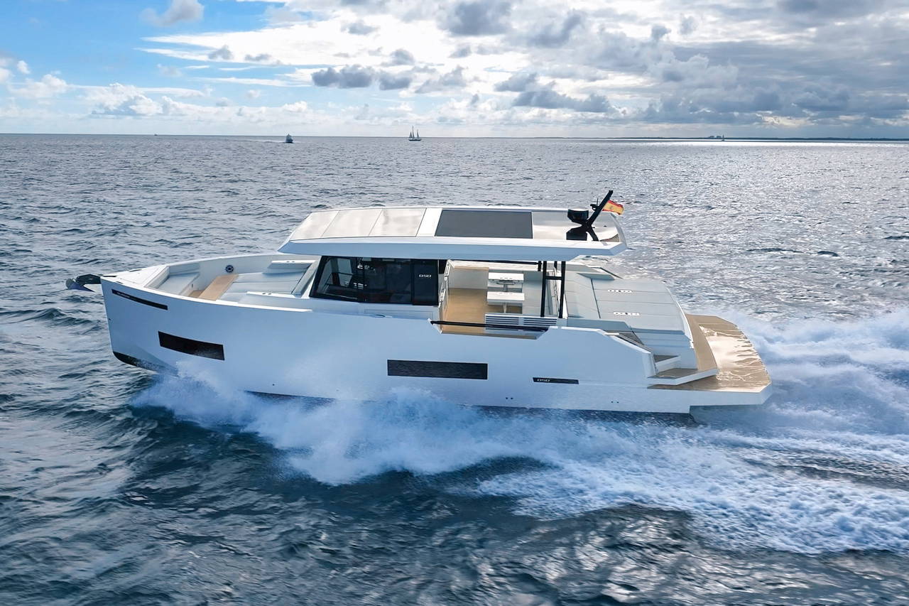 Main image of De Antonio Yachts D50 Coupe in Aventura, FL