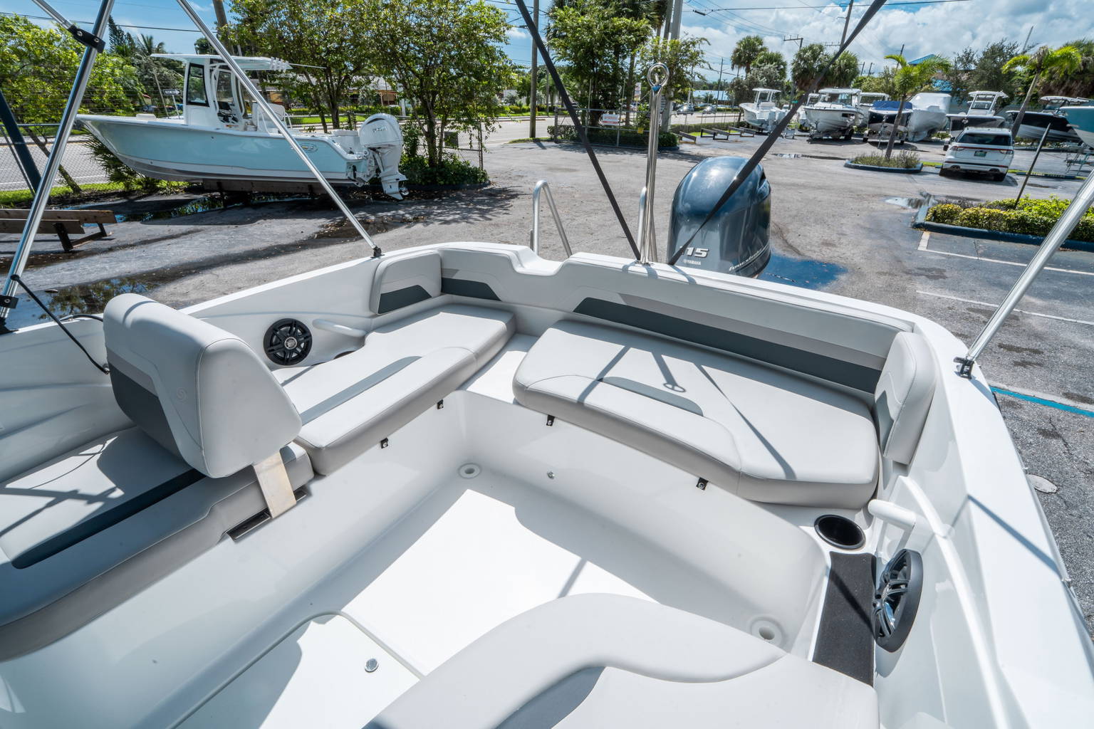 New 2026 Hurricane SunDeck Sport 185 OB #0653 image 11