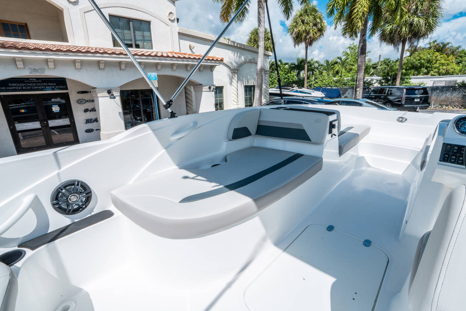 Alternative image of Hurricane SunDeck Sport 185 OB in West Palm Beach, FL