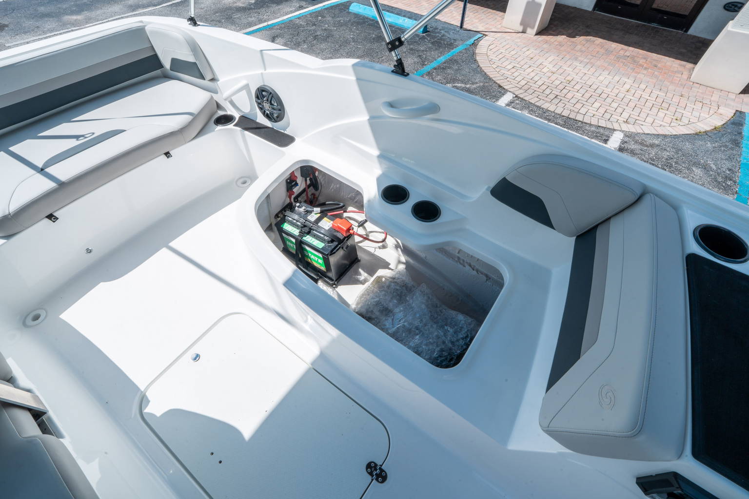 New 2026 Hurricane SunDeck Sport 185 OB #0653 image 14