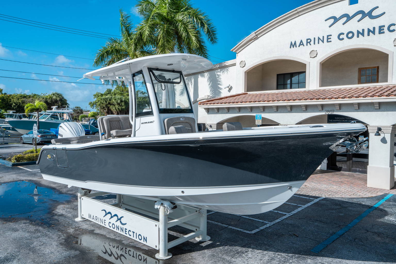 Alternative image of Sea Hunt Ultra 245 SE in Fort Lauderdale, FL