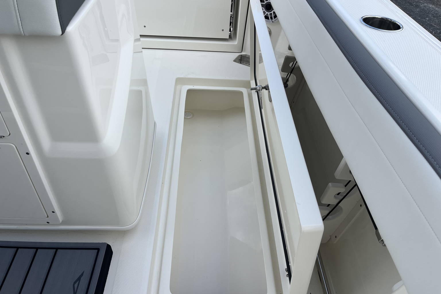 New 2026 Cobia 245 CC #M002 image 41