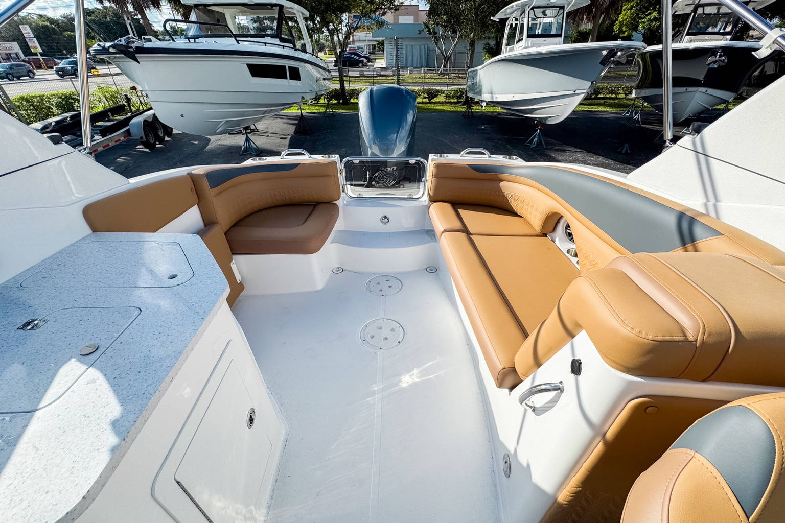 New 2026 Hurricane SunDeck 2690 OB #0646 image 10