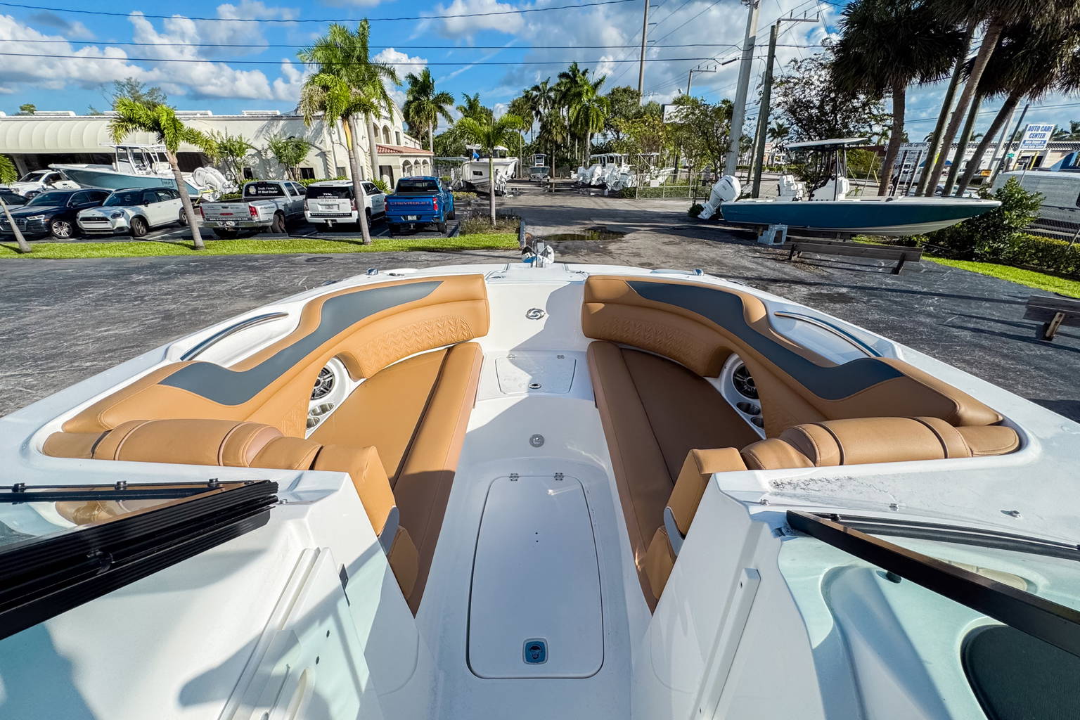 New 2026 Hurricane SunDeck 2690 OB #0646 image 13