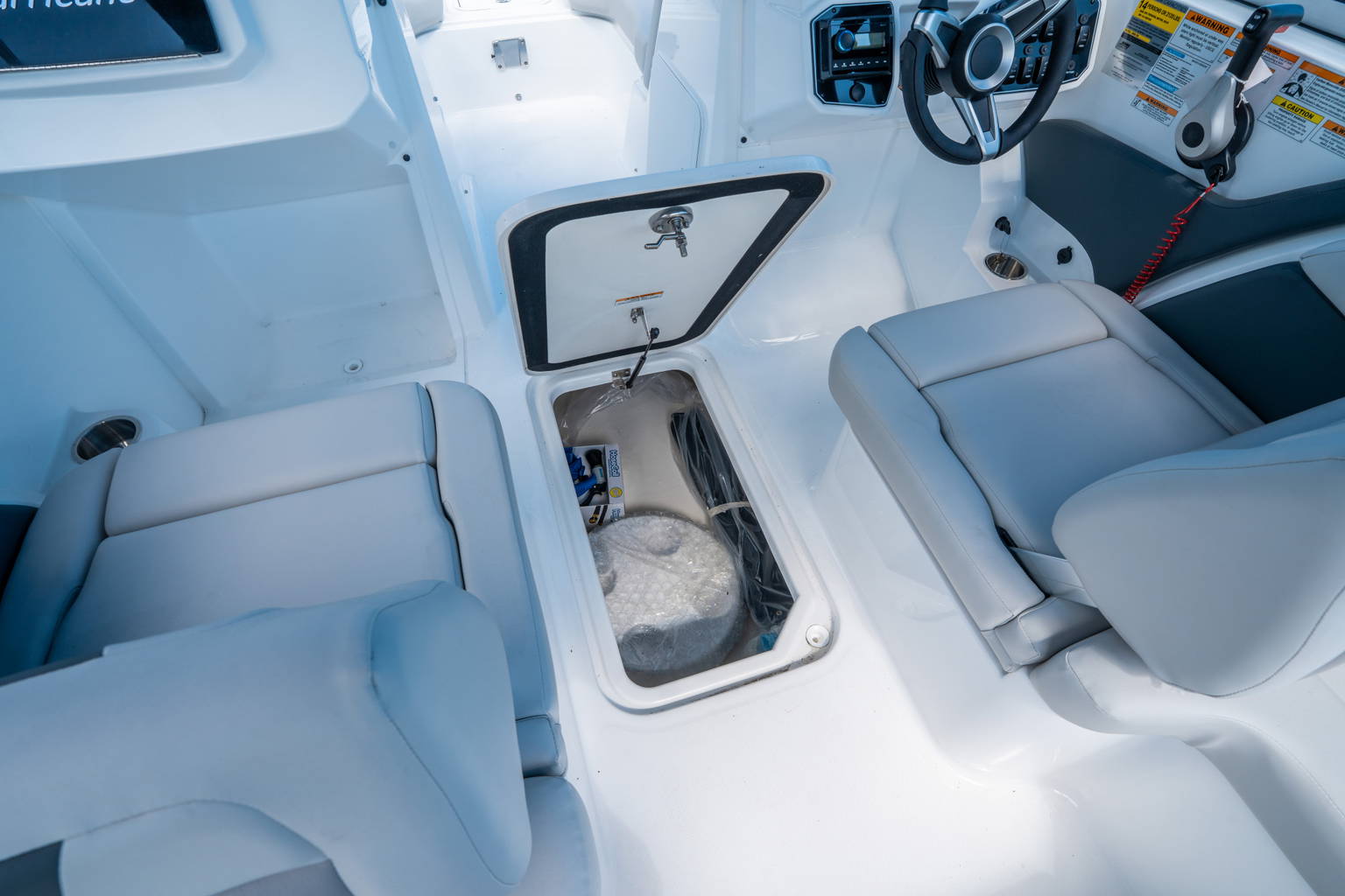 New 2026 Hurricane SunDeck 2050 OB #1007 image 16