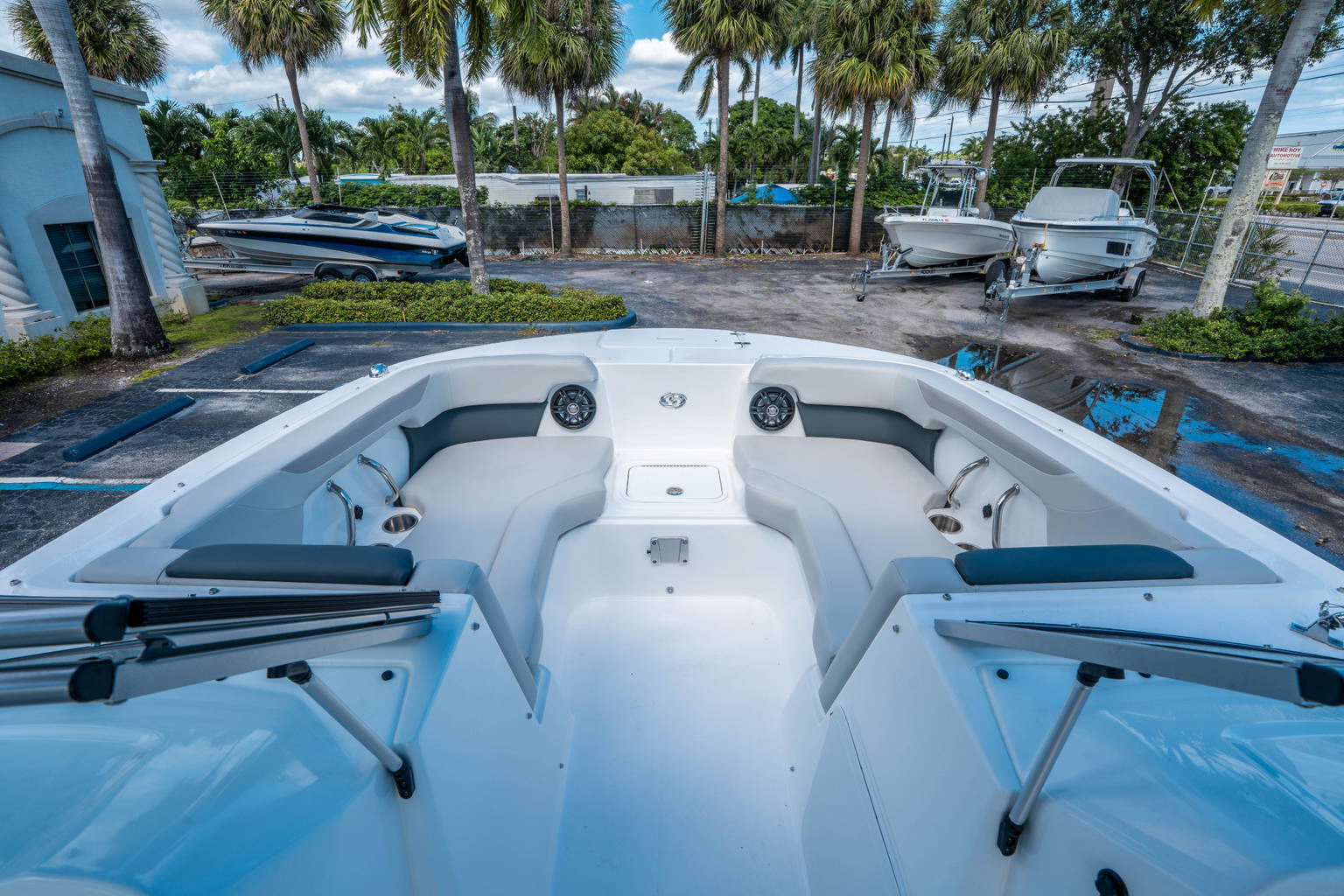 New 2026 Hurricane SunDeck 2050 OB #1007 image 17