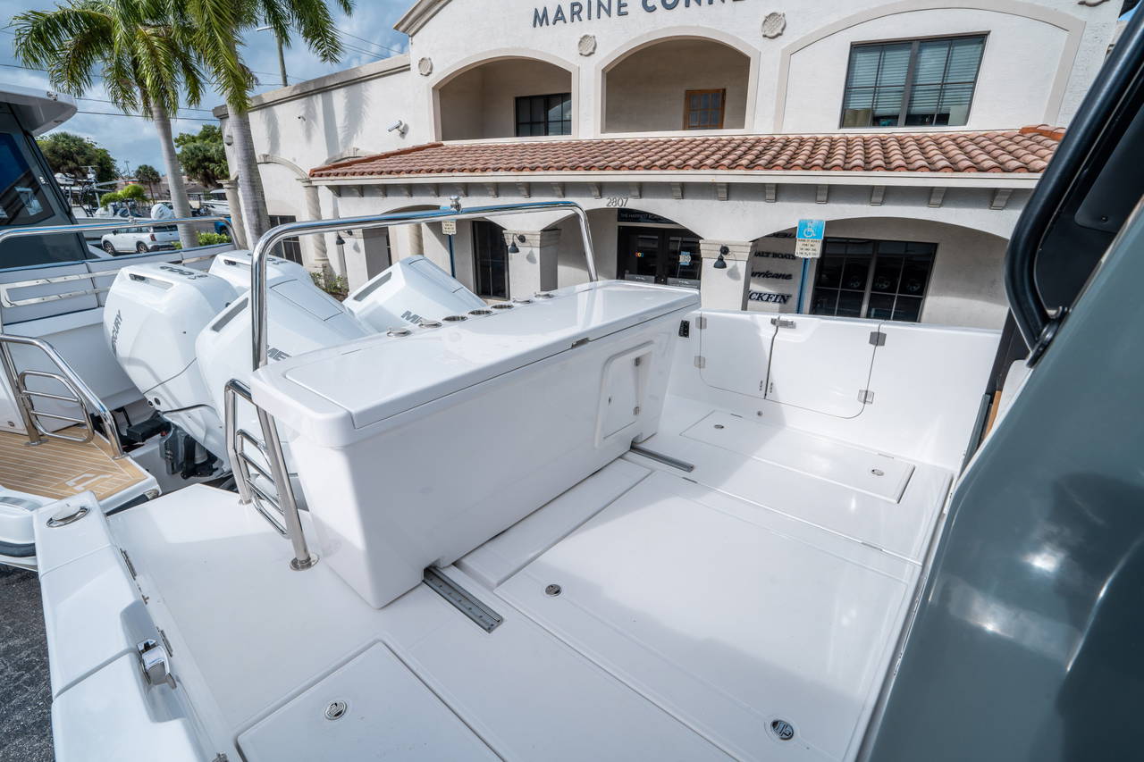 Alternative image of Aiata Wayfinder 38 Open in West Palm Beach, FL