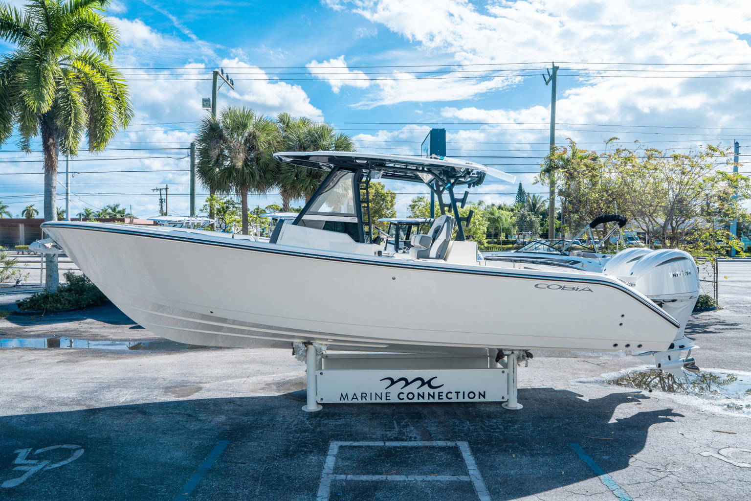 New 2026 Cobia 305 CC #L016 image 5