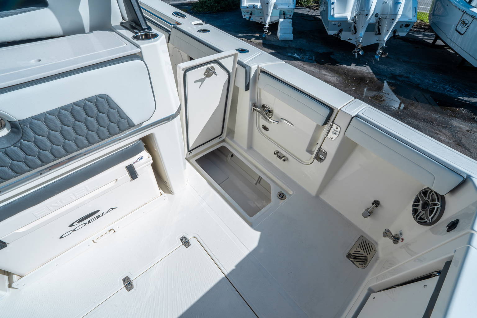 New 2026 Cobia 305 CC #L016 image 14