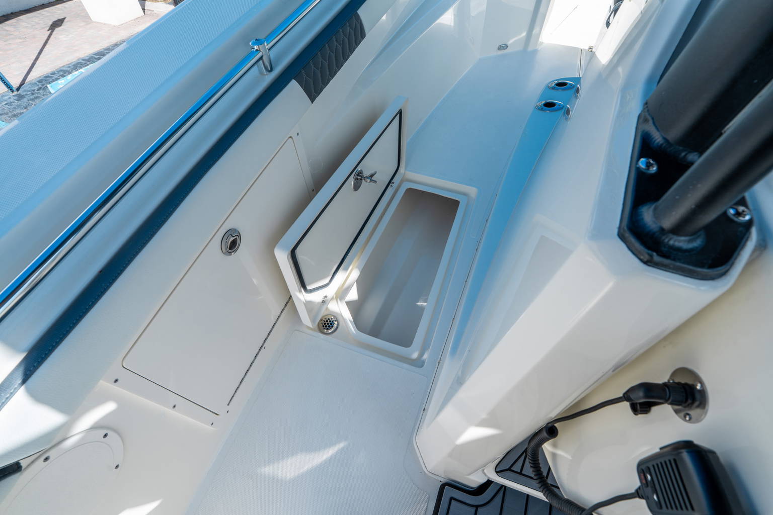 New 2026 Cobia 305 CC #L016 image 22