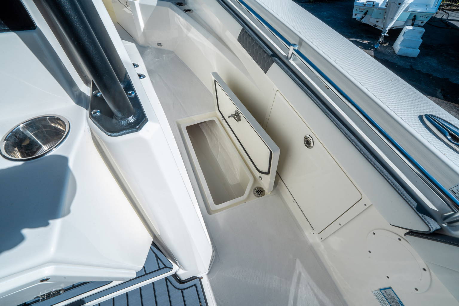 New 2026 Cobia 305 CC #L016 image 24