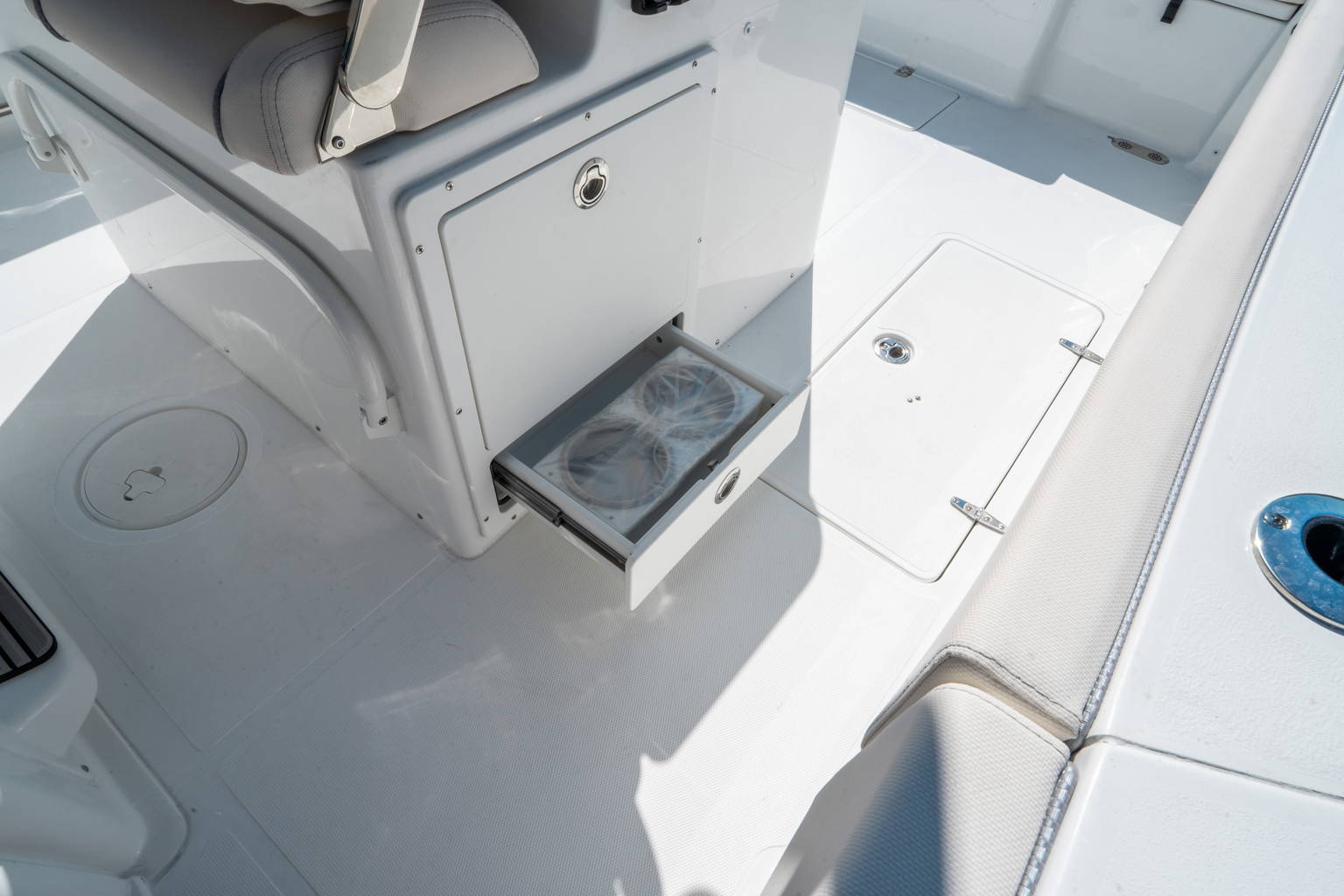 New 2026 Sea Hunt Ultra 305 CB #0008 image 18